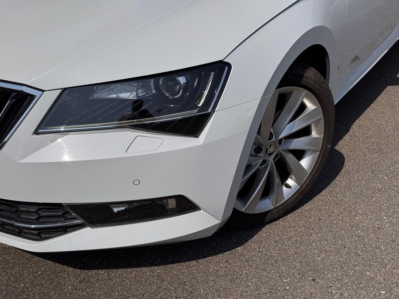 Skoda Superb Executive 2.0 TDI #12030