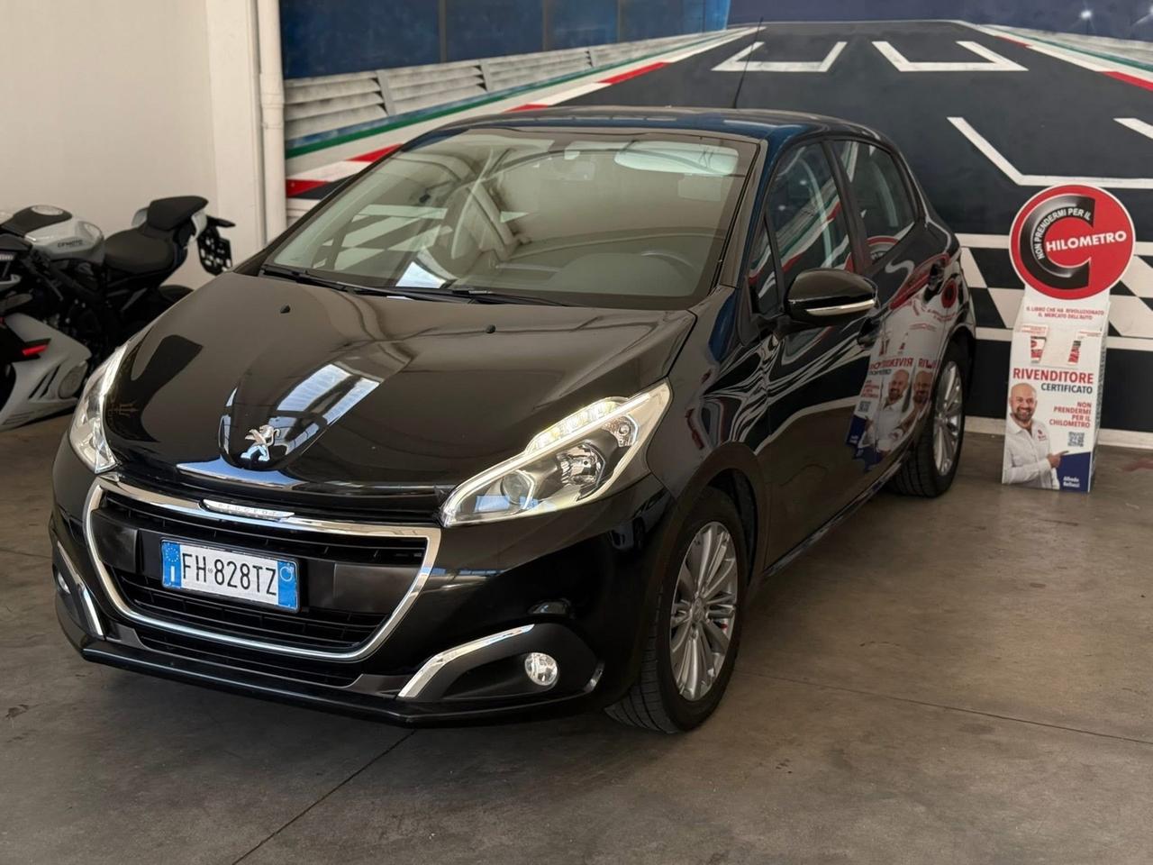 Peugeot 208 82CV 5 porte NEOPATENTATI