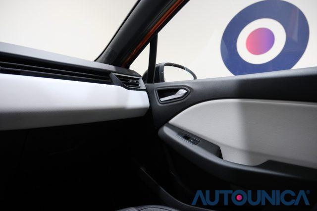 RENAULT Clio FULL HYBRID E-TECH 145 CV 5 PORTE TECHNO