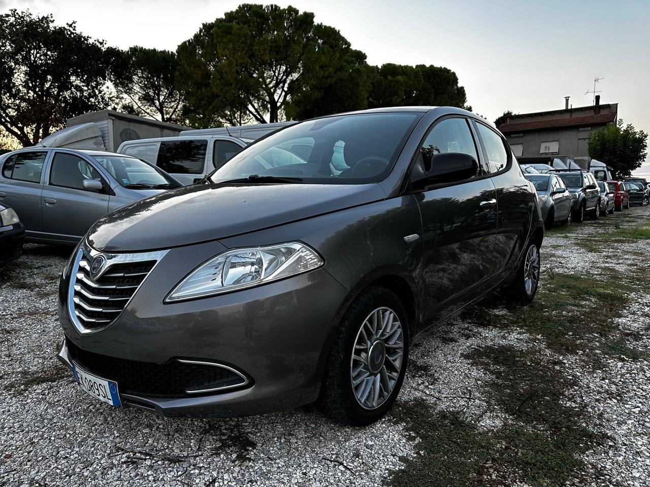 Lancia Ypsilon 1.3 MJT 16V 95 CV 5 porte S&S Silver