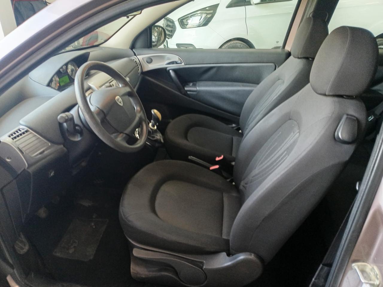 Lancia Ypsilon 1.2 69 CV Platinum