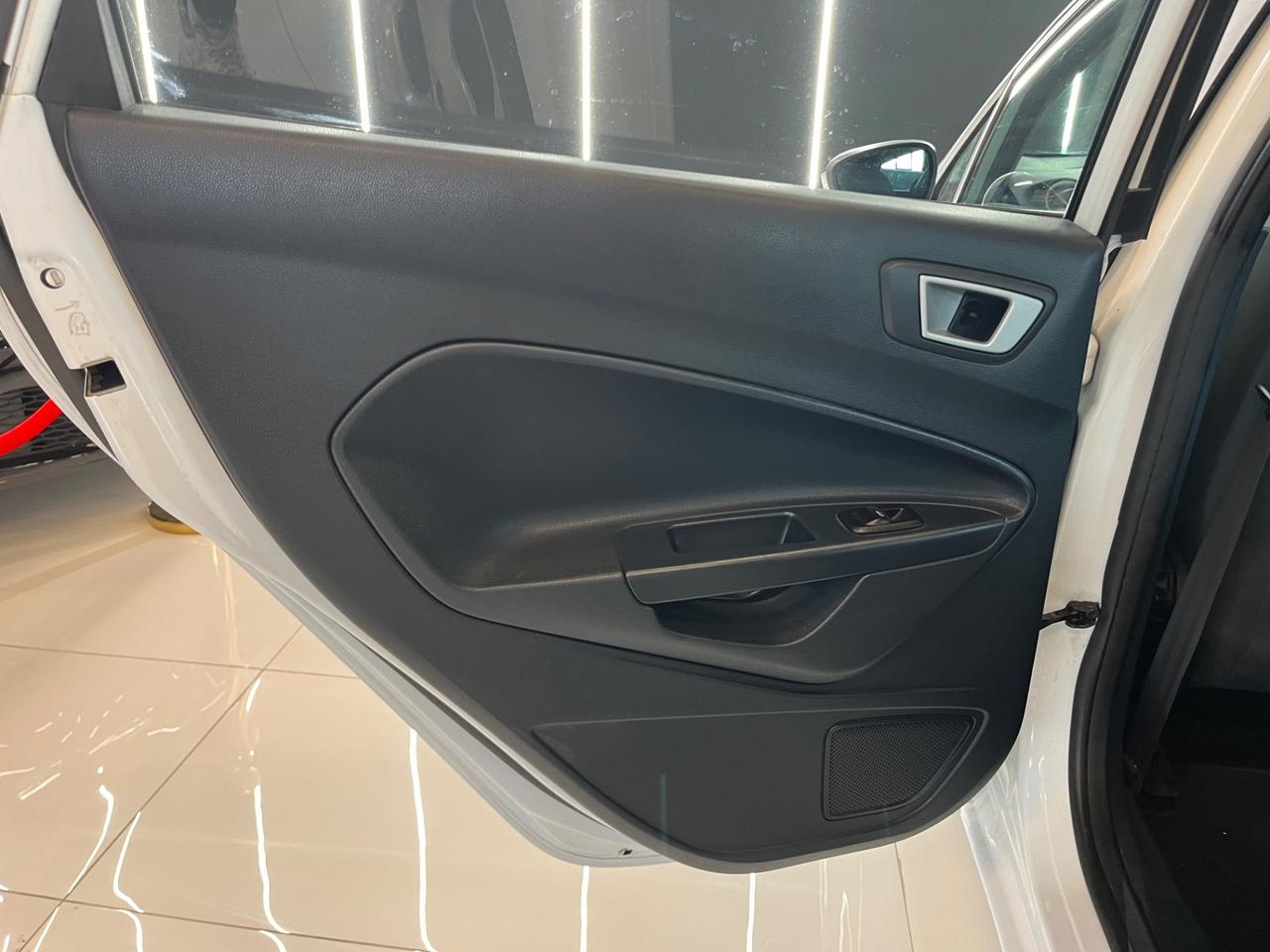 Ford Fiesta 1.2 60CV 5 porte Titanium OK NEOPATENTATI