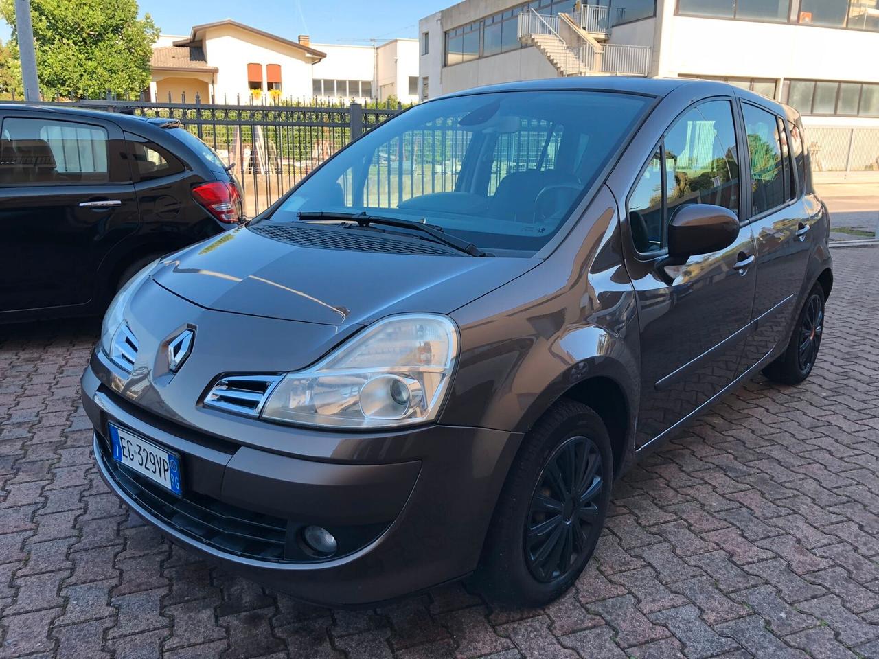 Renault Modus Grand 1.2 16V TCE Live