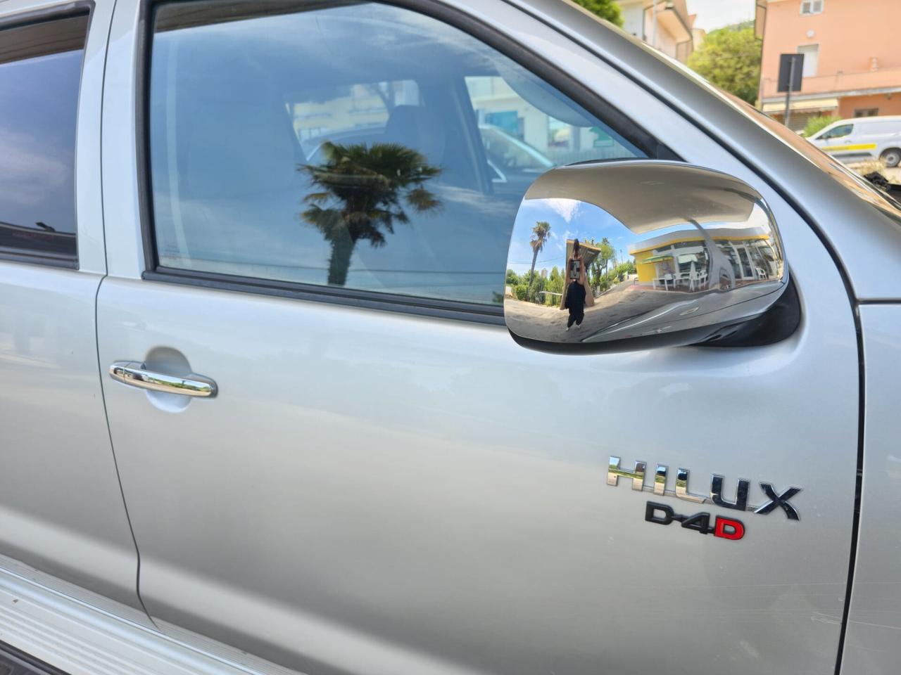 Toyota Hilux 3.0 D-4D 4WD 4p. Doub. Cab SR+