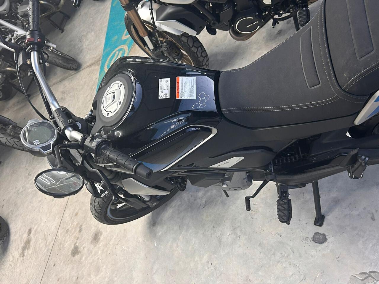 CF MOTO 300 CL-X HERITAGE