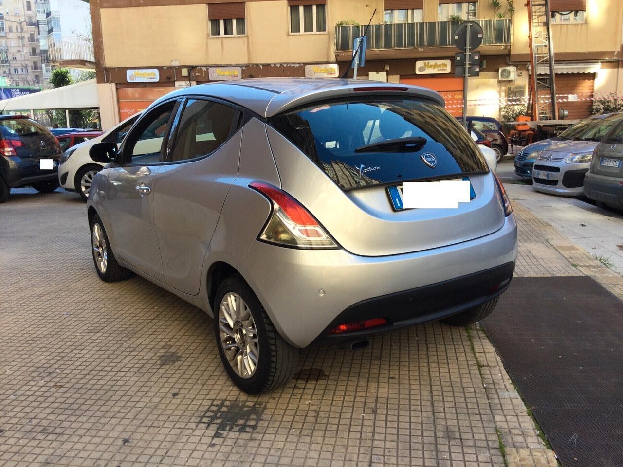 Lancia Ypsilon 1.2 69 CV 5 porte Gold