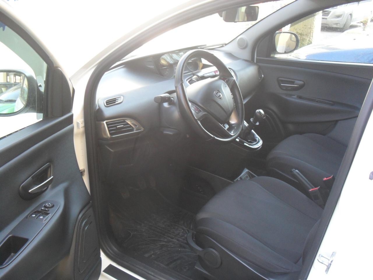 Lancia Ypsilon 1.2 69 CV 5 porte GPL Ecochic Gold