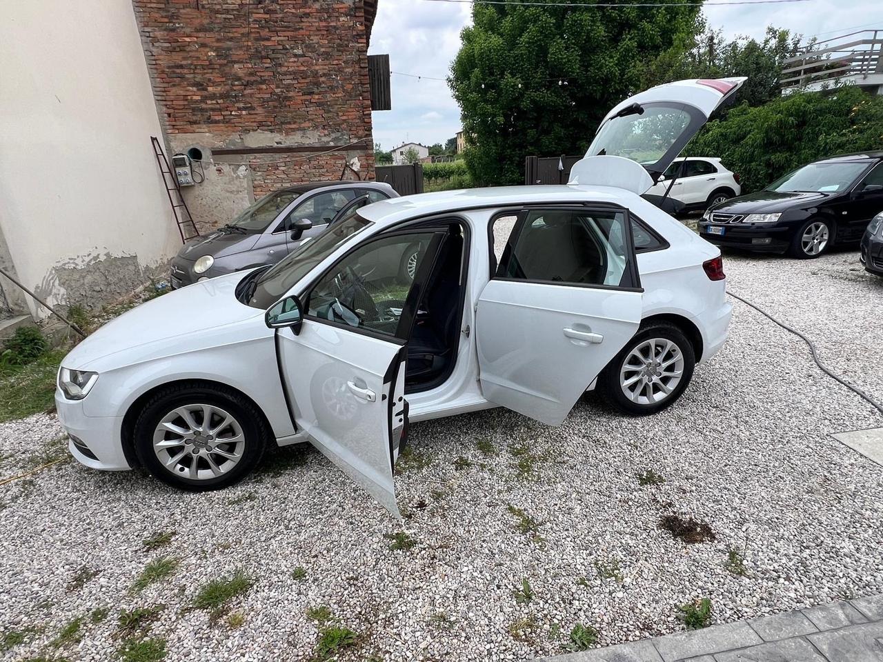 Audi A3 SPB 1.6 TDI clean diesel Ambition