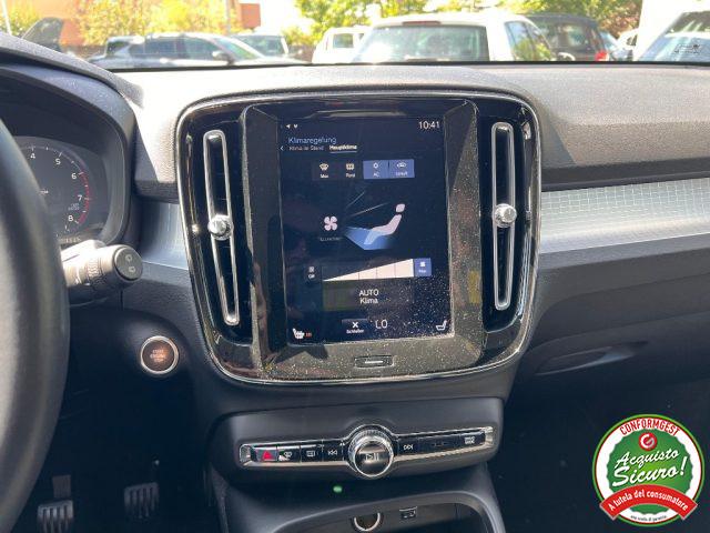 VOLVO XC40 T3