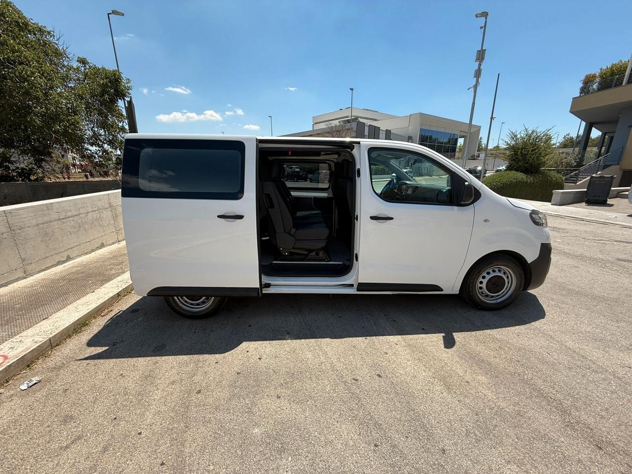 Opel Vivaro 2.0 Diesel 120CV L2H1 SeS 6 Posti