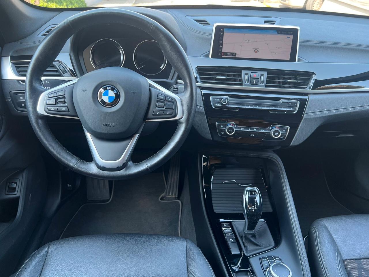 Bmw X1 sdrive18d xLine auto LED/NAVI/PELLE/18; PERFETTA