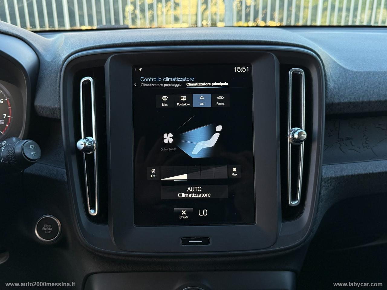 VOLVO XC40 T2 Momentum Core