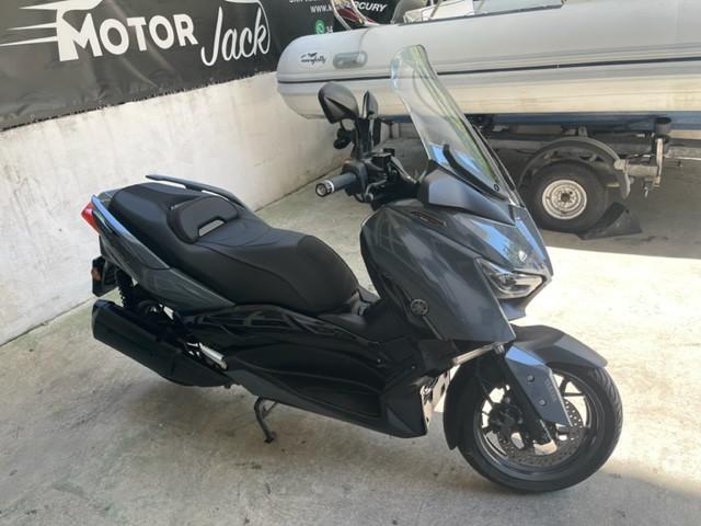 Yamaha X-Max 300 TECH MAX