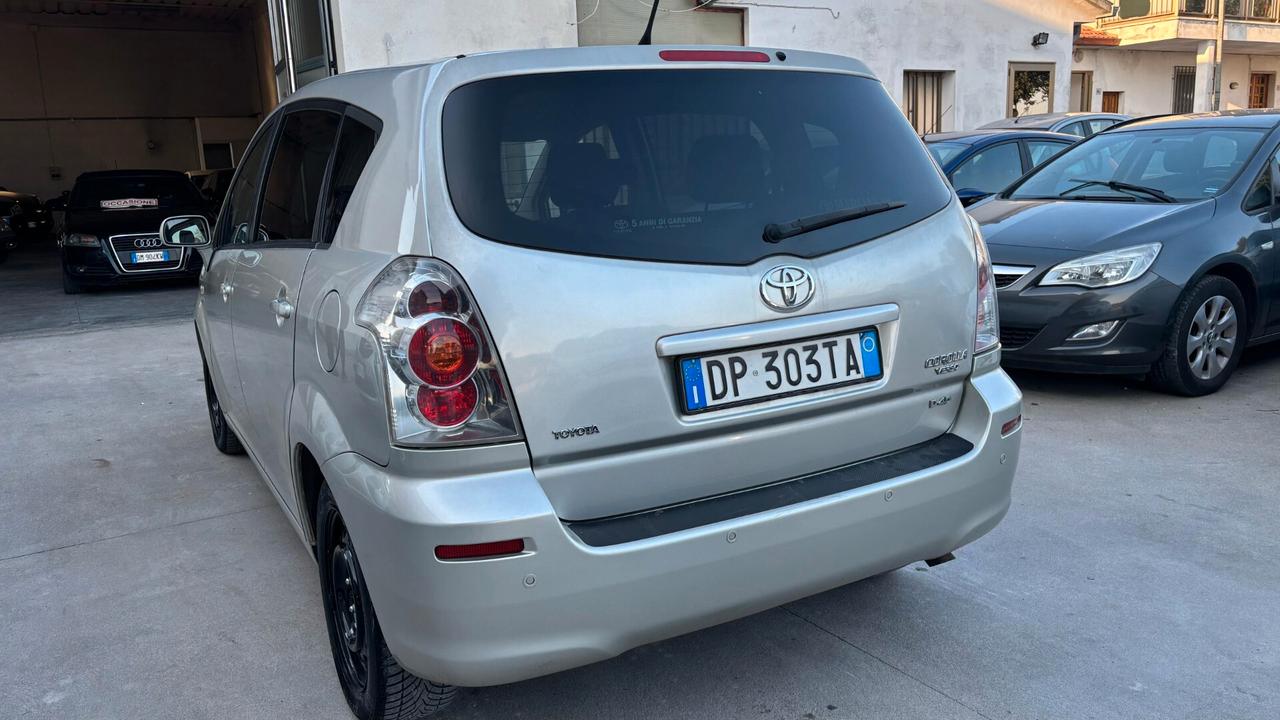 Toyota Corolla Verso 2.2 16V D-4D Sol