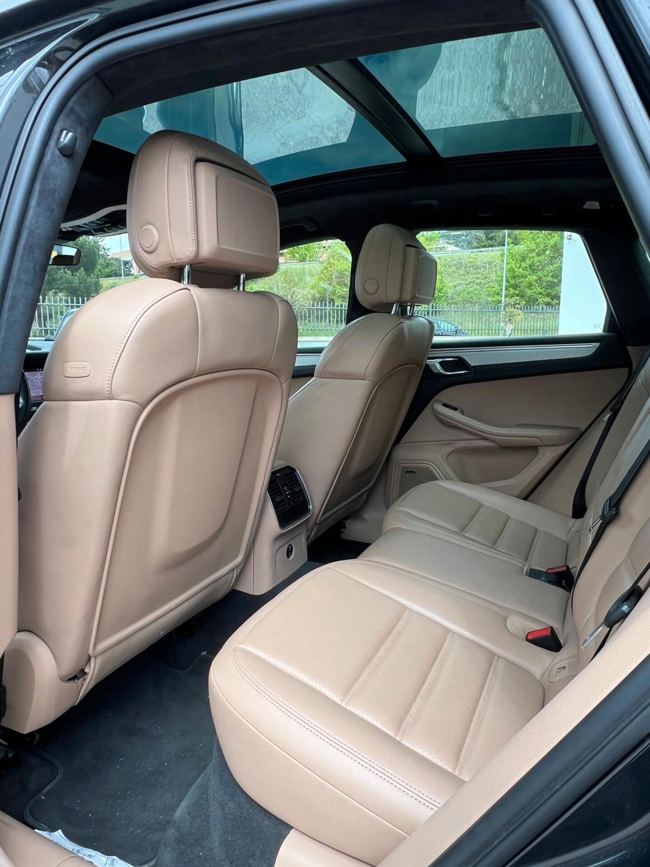 Porsche Macan TURBO IVA ESPOSTA