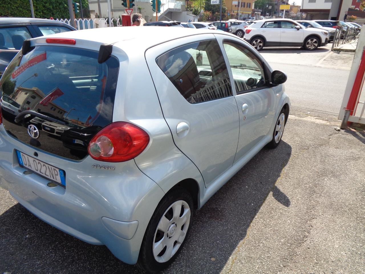 Toyota Aygo 1.0 12V VVT-i 5 porte Sol