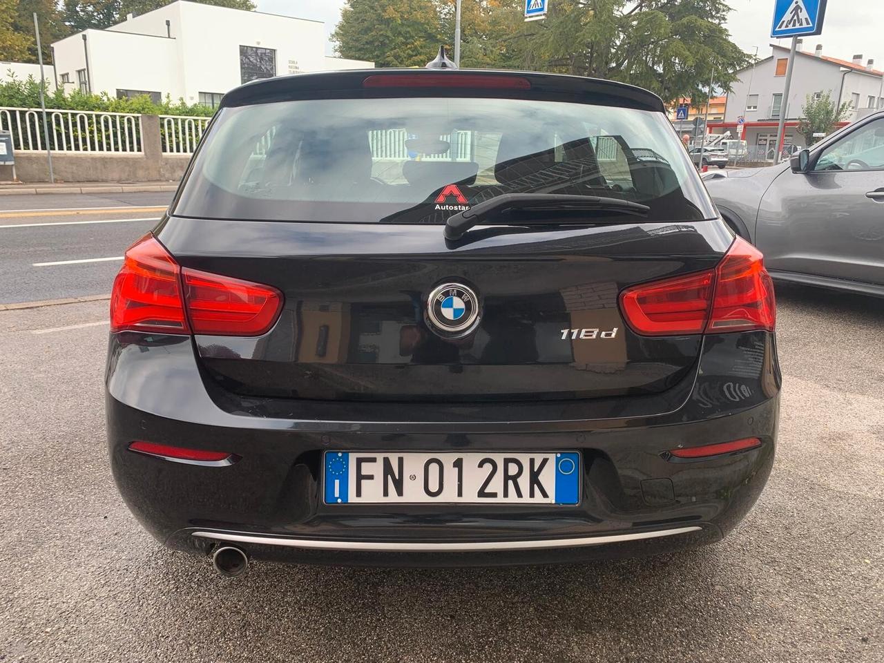 Bmw 118 116d 5p. Urban