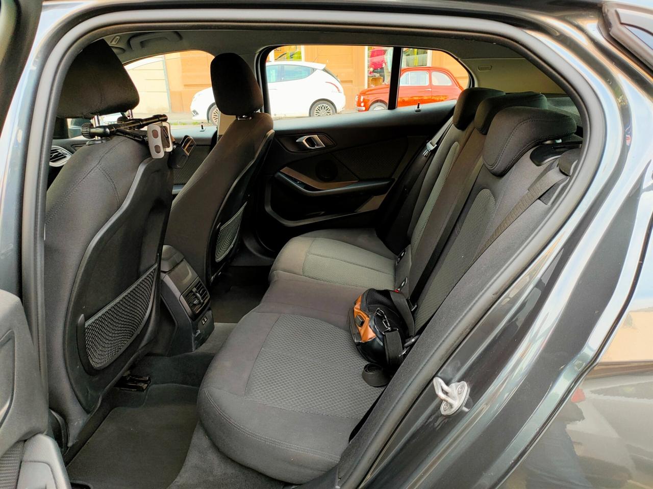 Bmw 118i 5p. Business Advantage auto