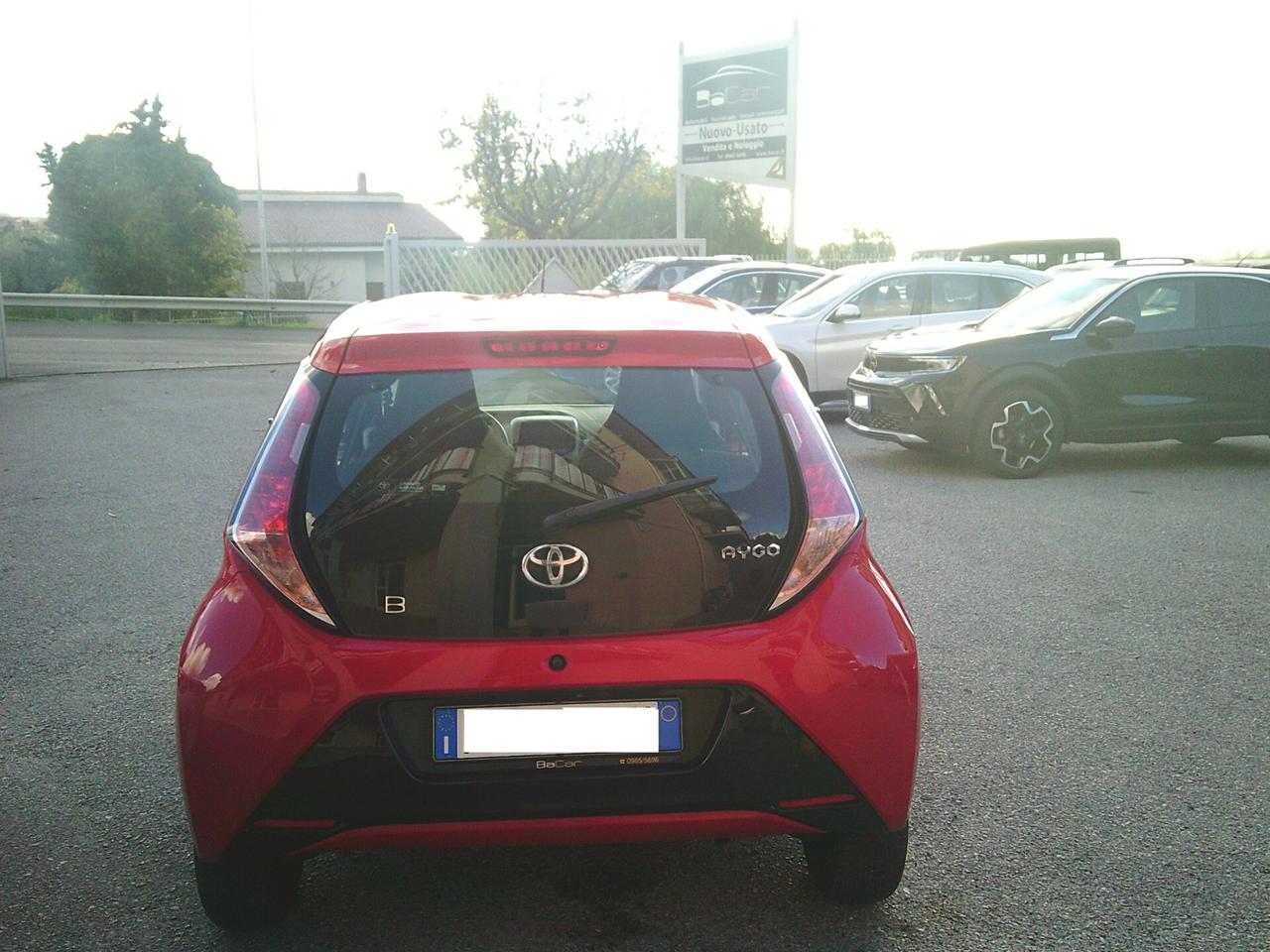 Toyota Aygo 1.0 VVT-i 69 CV 5 porte x-play