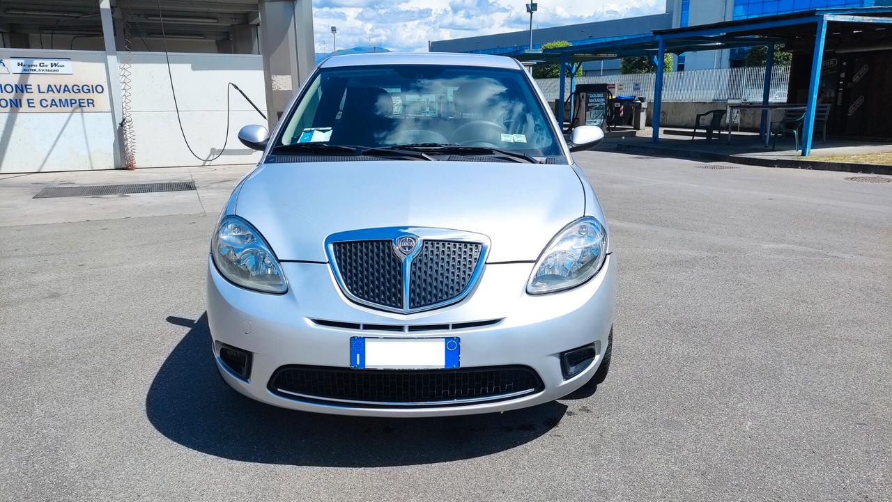 Lancia Ypsilon 1.2 soli 62000km NEOPATENTATI - 2009