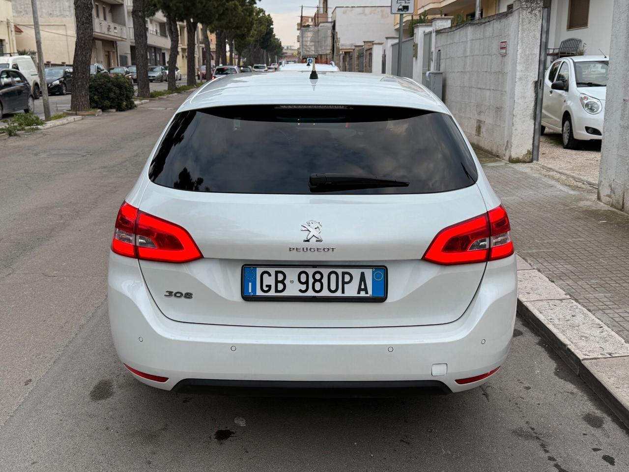 Peugeot 308 1.5 BlueHDi 130 EAT8 Allure NAVI 2020