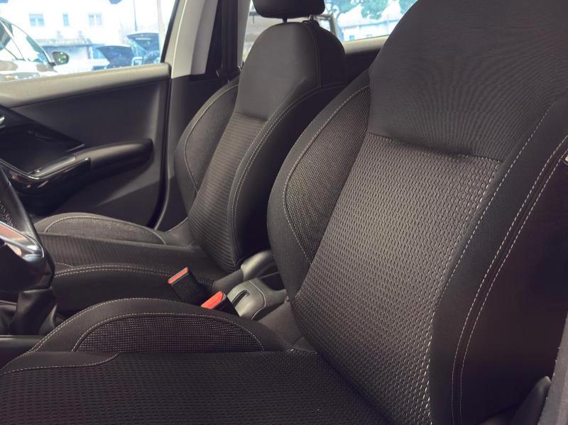 Peugeot 208 5 Porte 208 5p 1.2 puretech Allure 82cv