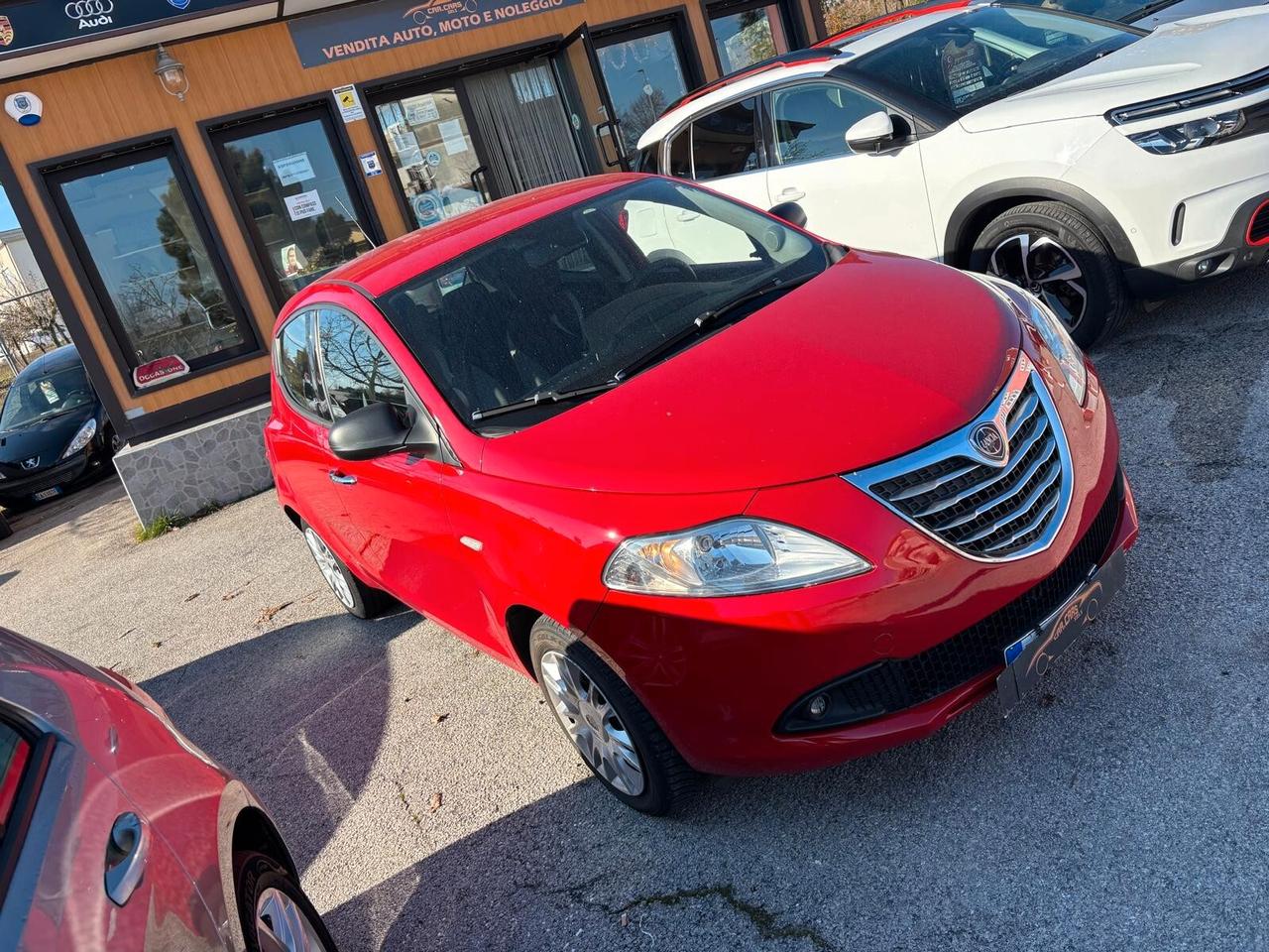 Lancia Ypsilon 0.9 TwinAir 85 CV 5 porte Metano Ecochic Gold