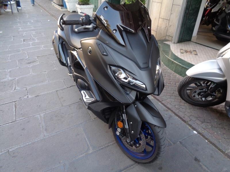 Yamaha T-Max 560 2024 0 SINISTRI