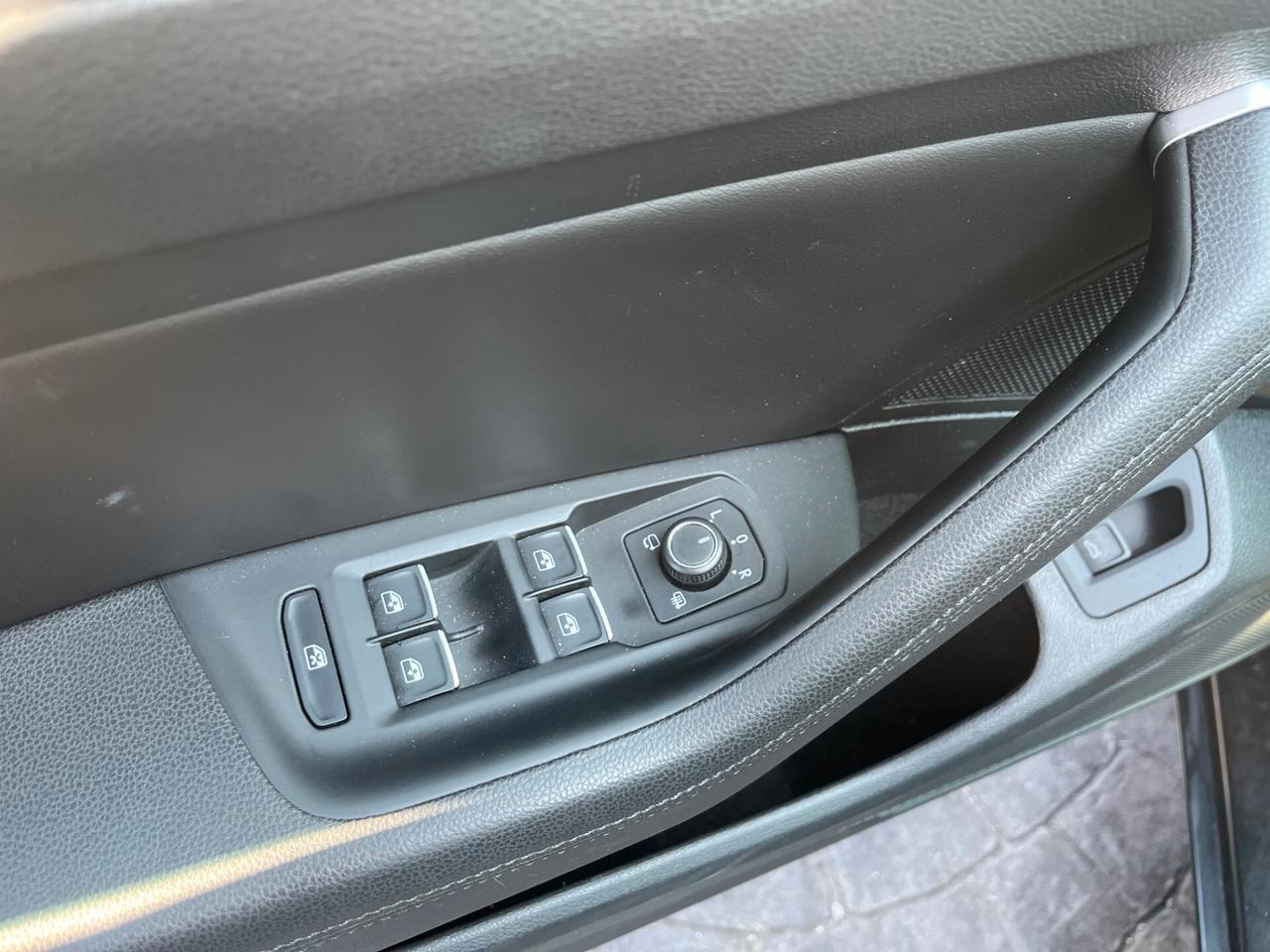 Volkswagen Passat Variant 2.0 TDI DSG Executive BlueMotion Tech.