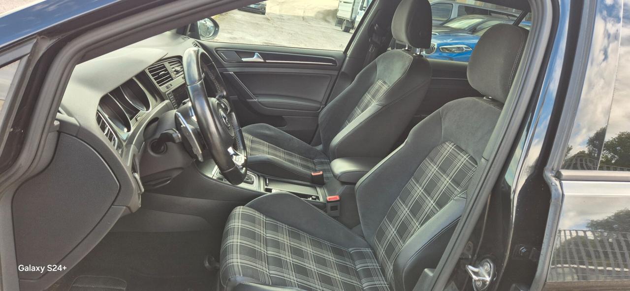 Volkswagen Golf GTD 2.0 TDI DSG 184CV
