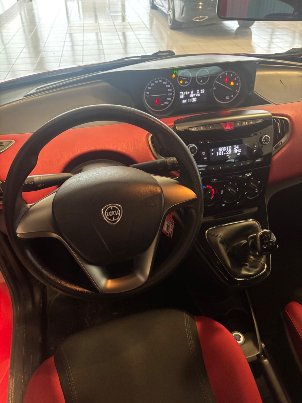 Lancia Ypsilon 1.2 69 CV 5 porte S&S Platinum