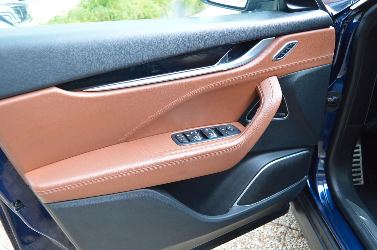 Maserati Levante V6 Diesel 275 CV AWD Granlusso