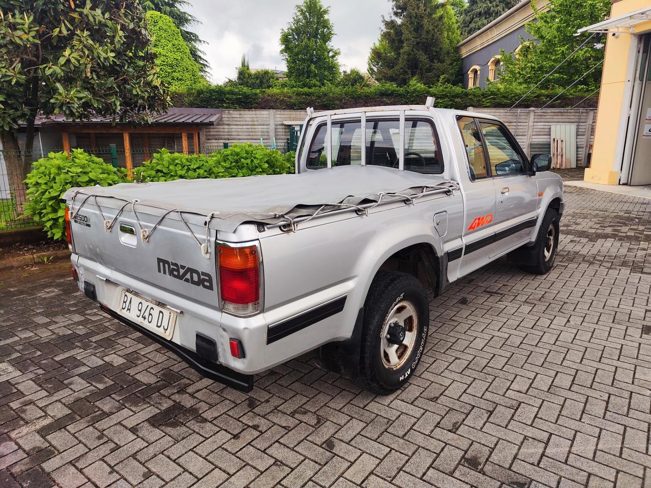 Mazda Pick Up 2500 4x4 doppia cabina
