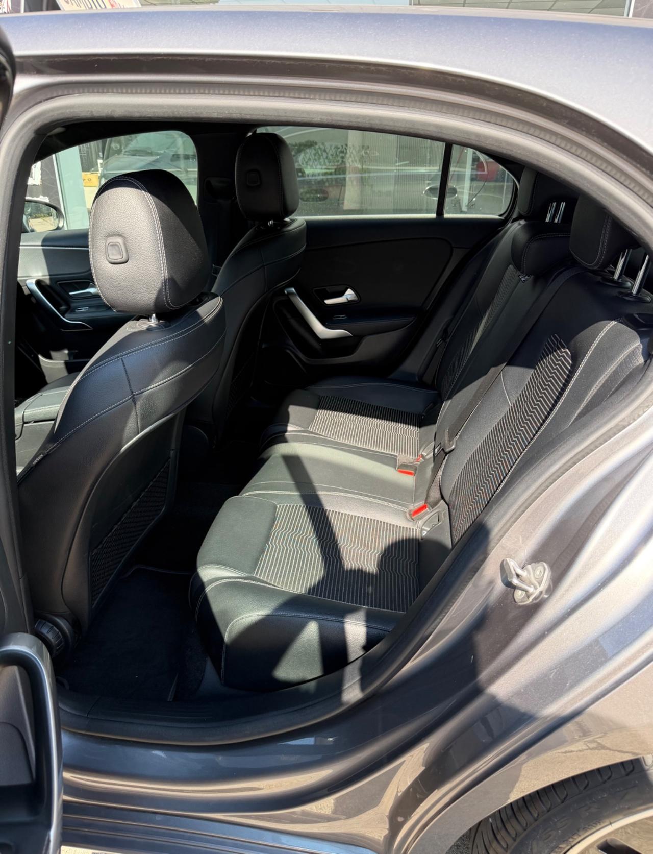 Mercedes A180d- 2.0 automatic business extra-Garanzia 12mesi