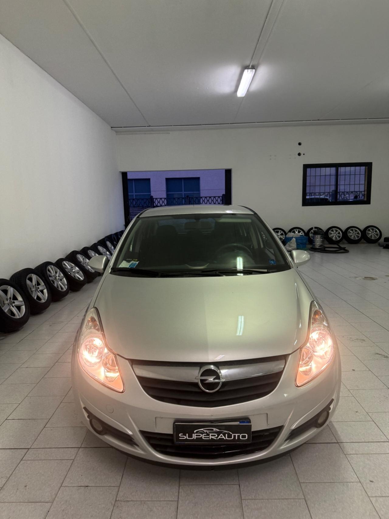 Opel Corsa 1.2 5 porte Cosmo