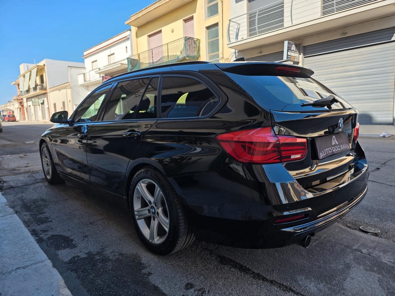 Bmw 318 d 150 Cv Touring Sport+Fari Led+Navy....