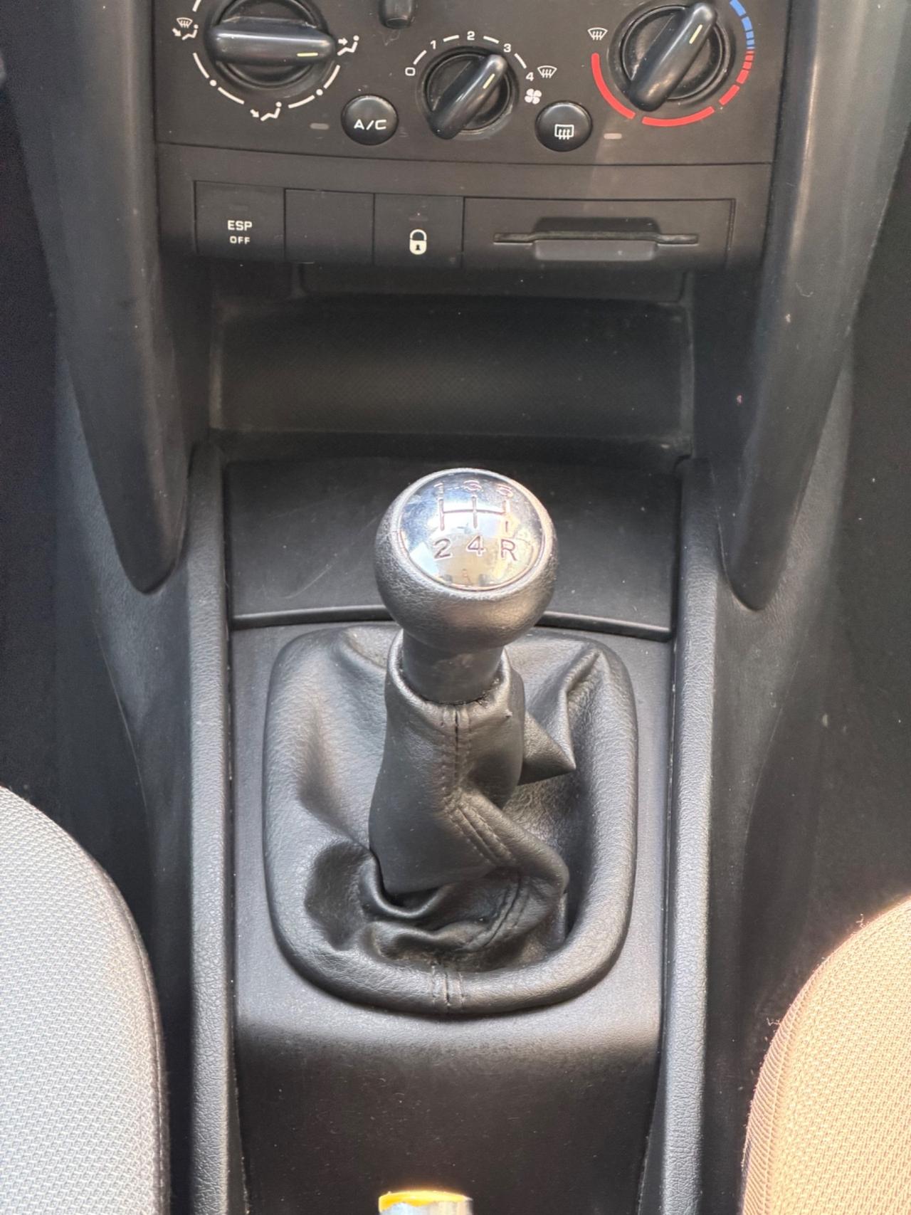 Peugeot 207- 1.4 75CV-Cinghia eseguita-Neopatentati-Garanzia 12mesi