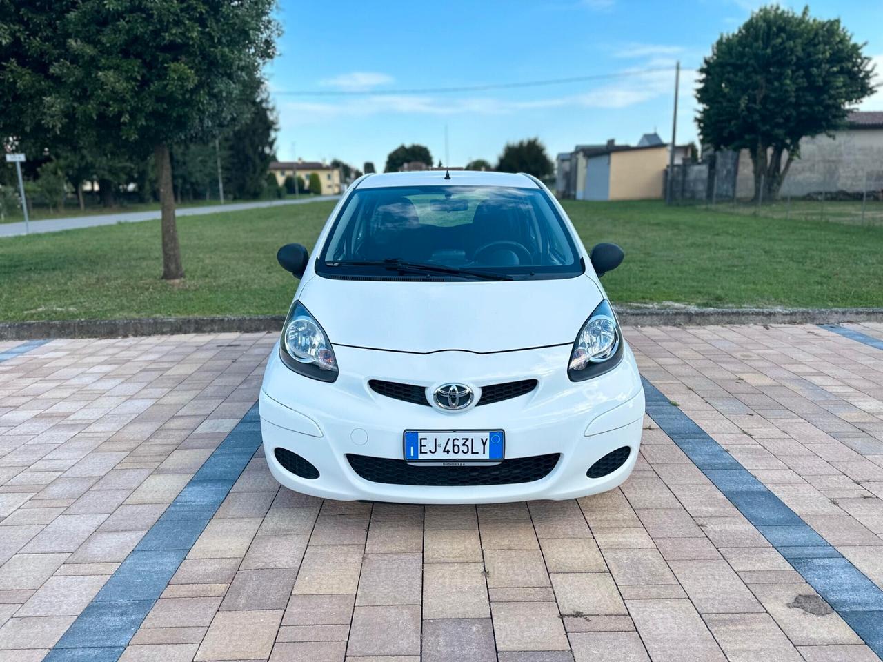 Toyota Aygo 1.0 12V VVT-i 5 porte Deep Ocean Connect