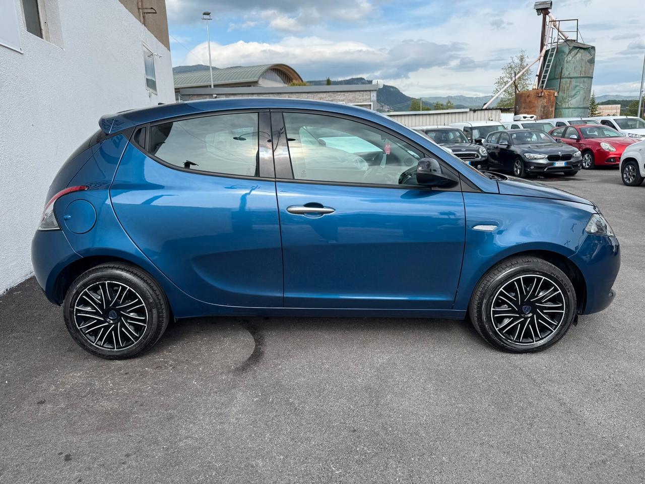 Lancia Ypsilon 1.0 FireFly 5 porte S&S Hybrid Gold