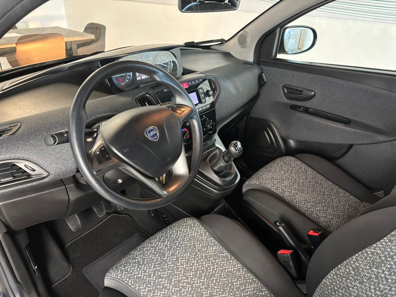Lancia Ypsilon 1.0 Ibrido/Benzina 5 porte