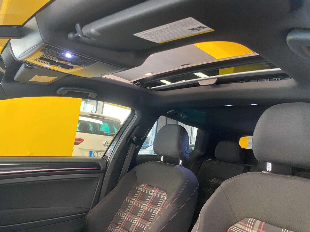 Volkswagen Golf GTI Golf GTI Performance 2.0 TSI 3p. BlueMotion Technology