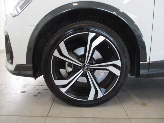 Audi Q3 SPB 35 TDI S tronic Identity Black