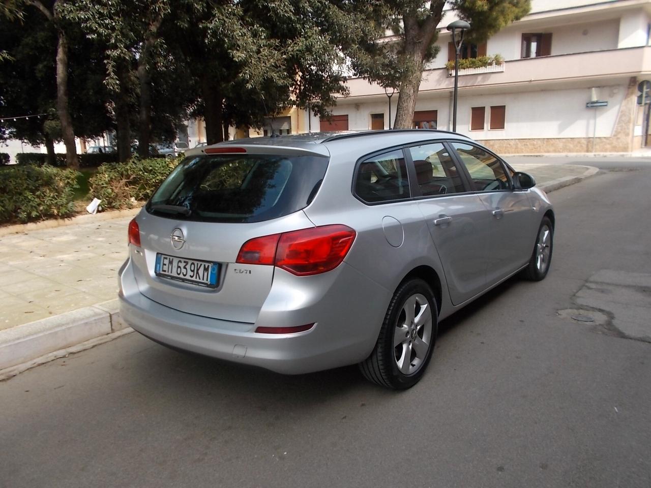 Opel Astra 1.7 CDTI 110CV Sports Tourer Cosmo