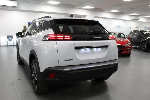 PEUGEOT 2008 1.2 PureTech 100 CV Allure