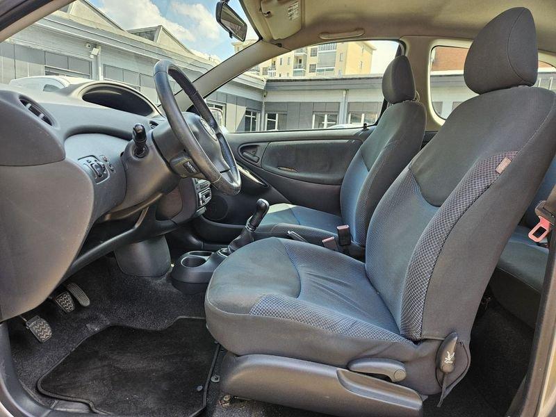 Toyota Yaris Yaris 3p 1.0 Expo s/clima