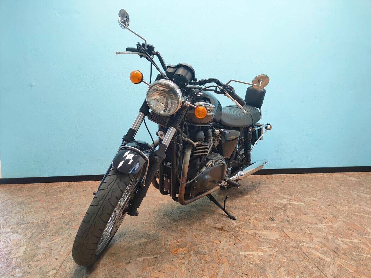 Triumph Bonneville 800: l'intramontabile scrambler