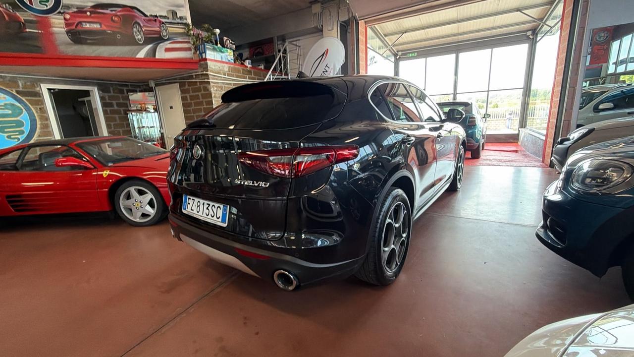 Alfa Romeo Stelvio 2.2 Turbodiesel 190 CV AT8 Q4 Sport-Tech