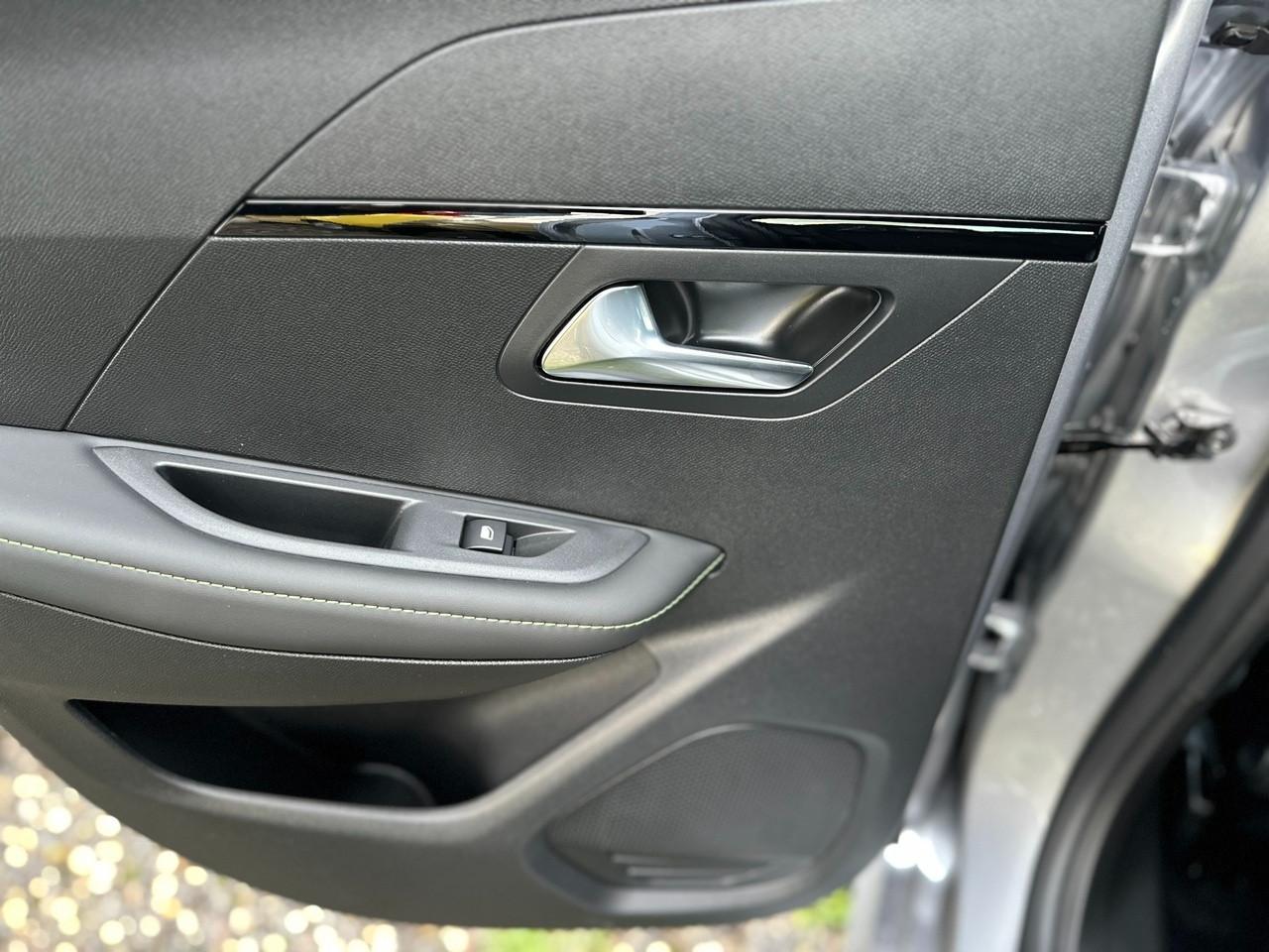 PEUGEOT 208 II 2023 - 208 1.2 hybrid GT 110cv e-dcs 6