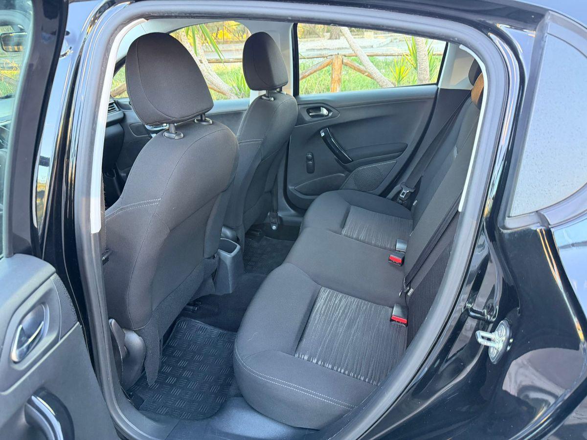 PEUGEOT - 208 - 1.2 VTi 82 CV 5p. Allure