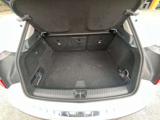 MERCEDES-BENZ GLA 200 d Automatic Premium